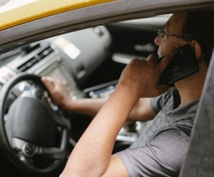 Штрафы в Испании за использование мобильного телефона за рулем