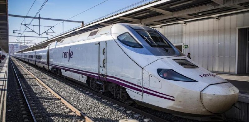❗️Стандартная поездка на поезде из Аликанте в Барселону обернулась настоящим адом для более 300 пассажиров