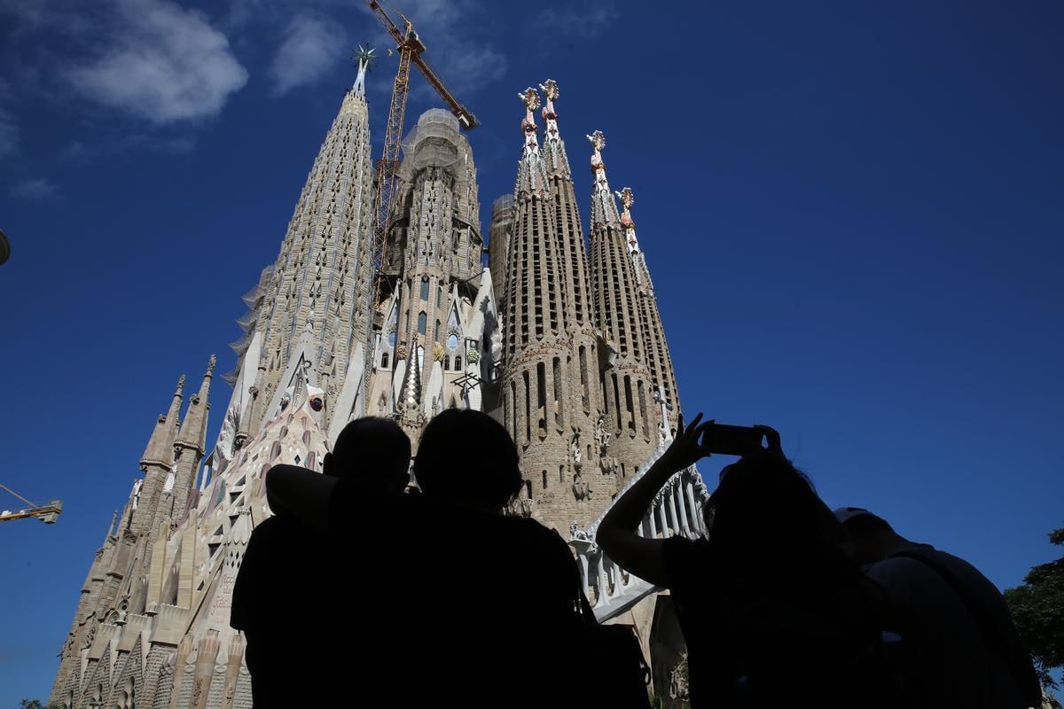 ⚡️Местные власти Барселоны разыгрывают 9000 билетов на бесплатное посещение Sagrada Familia